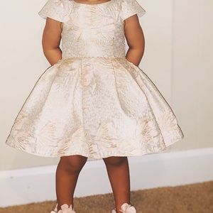Girls dress